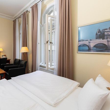 Akzent Hotel Am Goldenen Strauss กอร์ลิตซ์ ภายนอก รูปภาพ