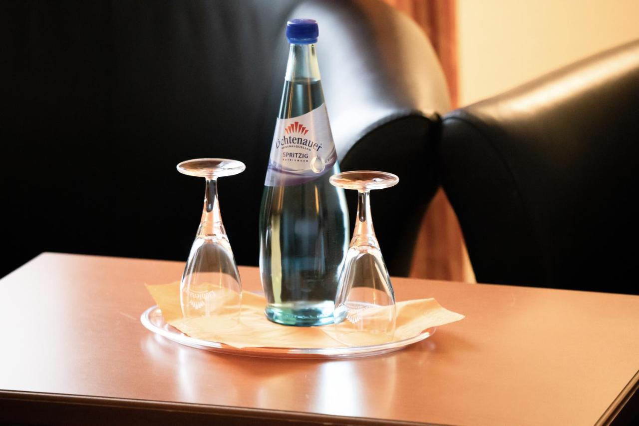 Akzent Hotel Am Goldenen Strauss กอร์ลิตซ์ ภายนอก รูปภาพ