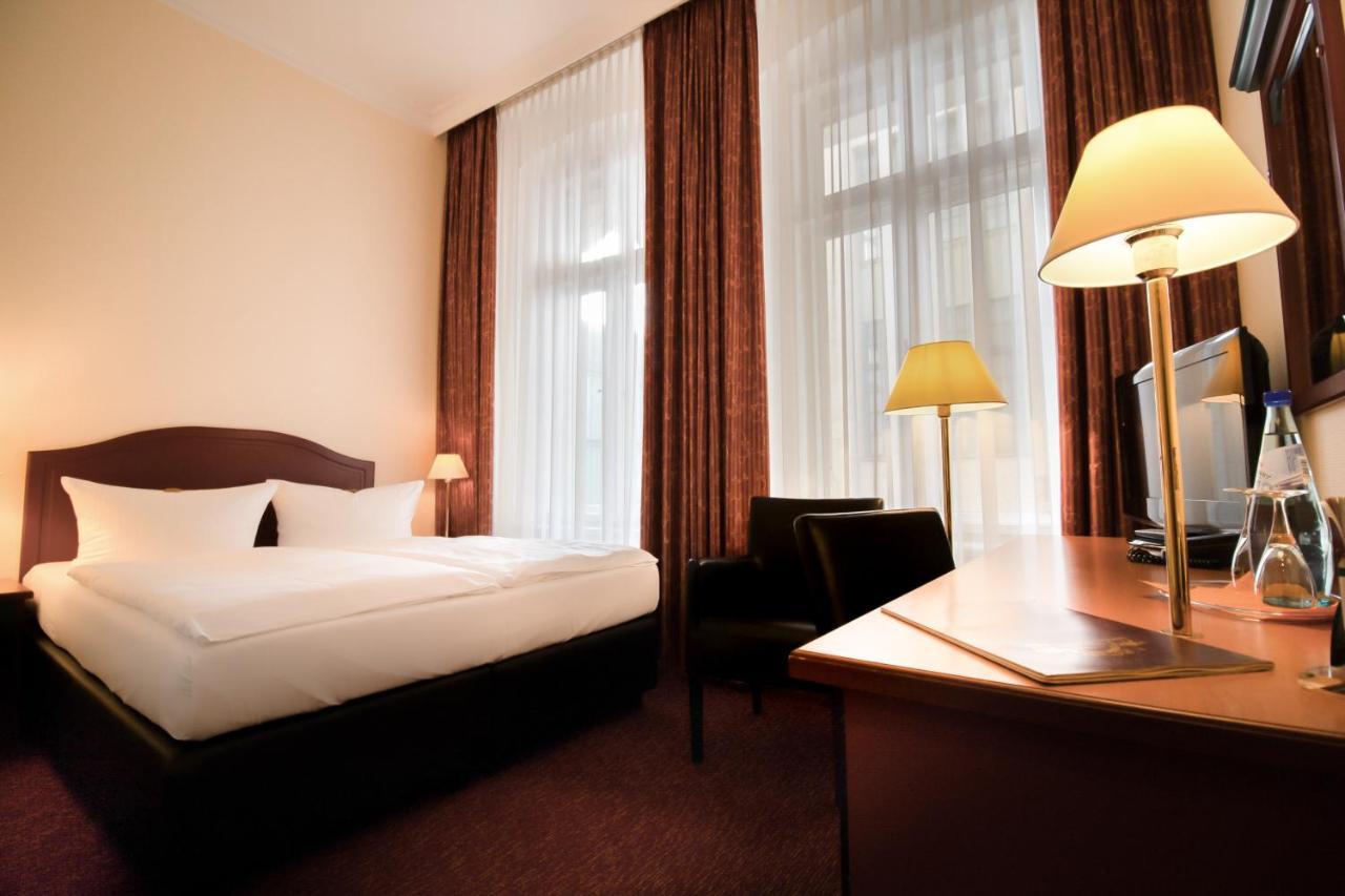 Akzent Hotel Am Goldenen Strauss กอร์ลิตซ์ ภายนอก รูปภาพ