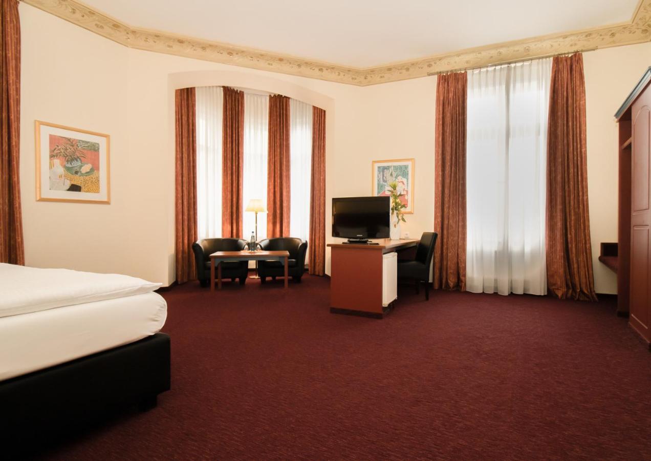 Akzent Hotel Am Goldenen Strauss กอร์ลิตซ์ ภายนอก รูปภาพ