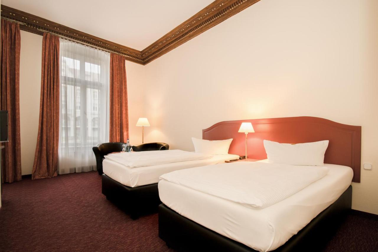 Akzent Hotel Am Goldenen Strauss กอร์ลิตซ์ ภายนอก รูปภาพ