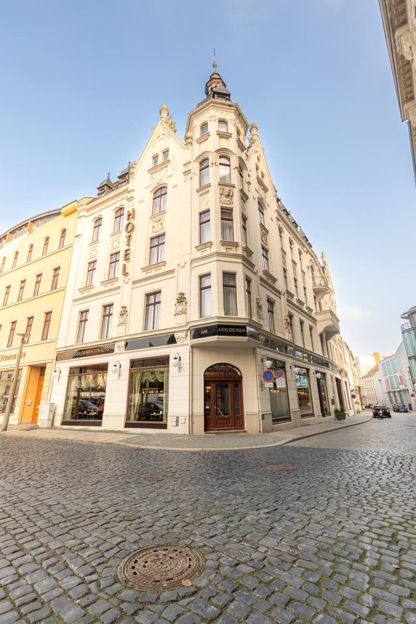 Akzent Hotel Am Goldenen Strauss กอร์ลิตซ์ ภายนอก รูปภาพ