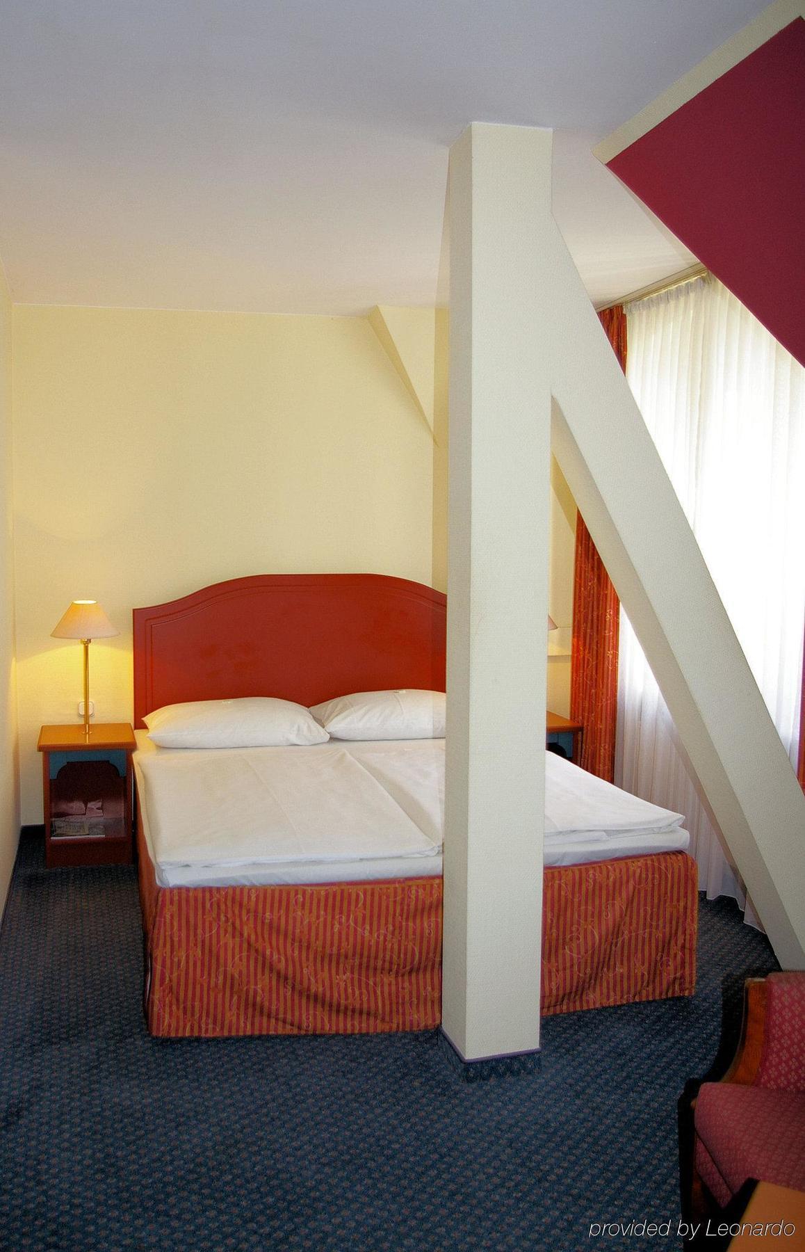 Akzent Hotel Am Goldenen Strauss กอร์ลิตซ์ ห้อง รูปภาพ