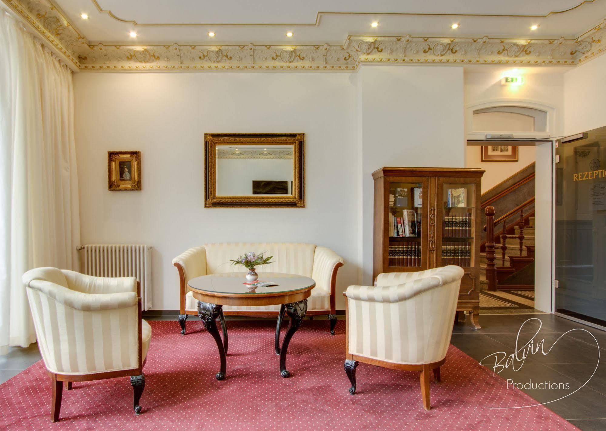 Akzent Hotel Am Goldenen Strauss กอร์ลิตซ์ ภายนอก รูปภาพ
