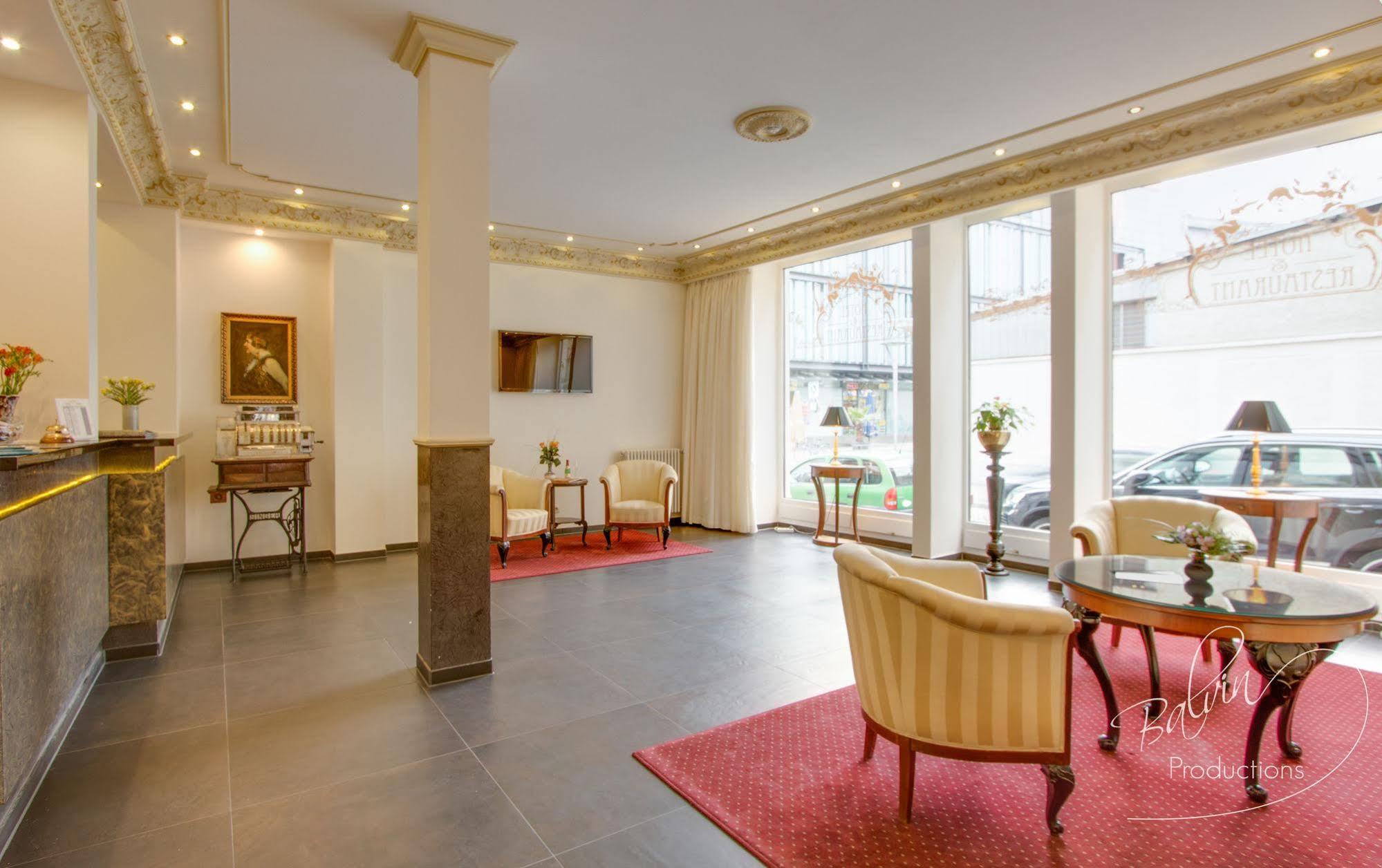 Akzent Hotel Am Goldenen Strauss กอร์ลิตซ์ ภายนอก รูปภาพ